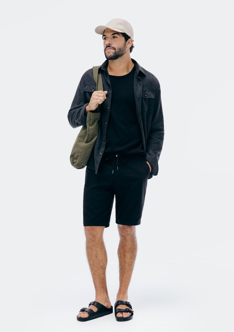 Bermuda Básica Masculina em Sarja com Elastano - Preto