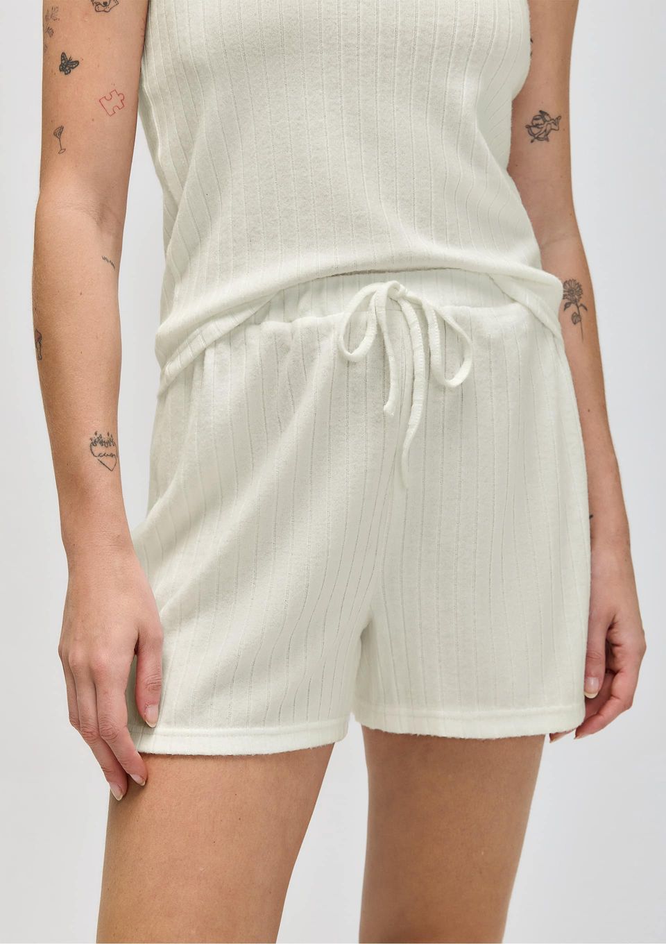 Shorts Feminino com Cordão - Off White