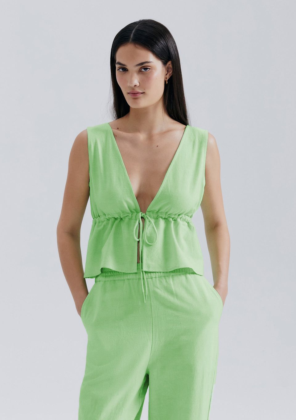 Blusa Feminina Decote V com Linho - Verde