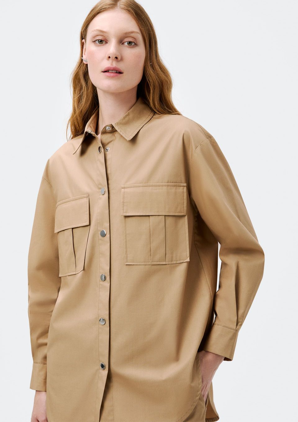 Camisa Feminina Manga Longa com Bolso - Bege