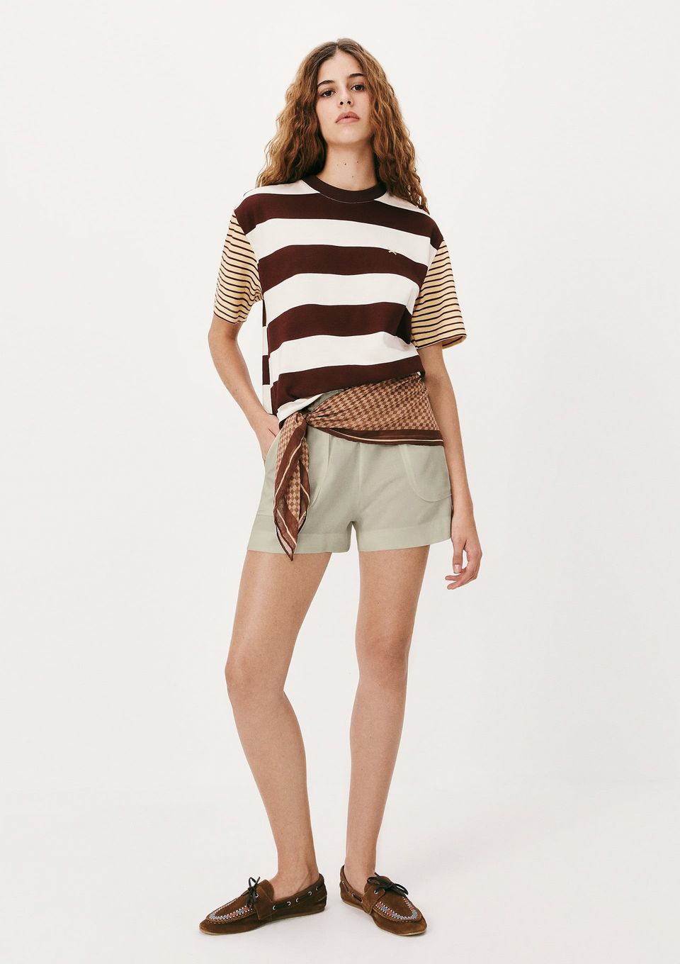 Shorts Feminino em Viscose Creponada - Cinza