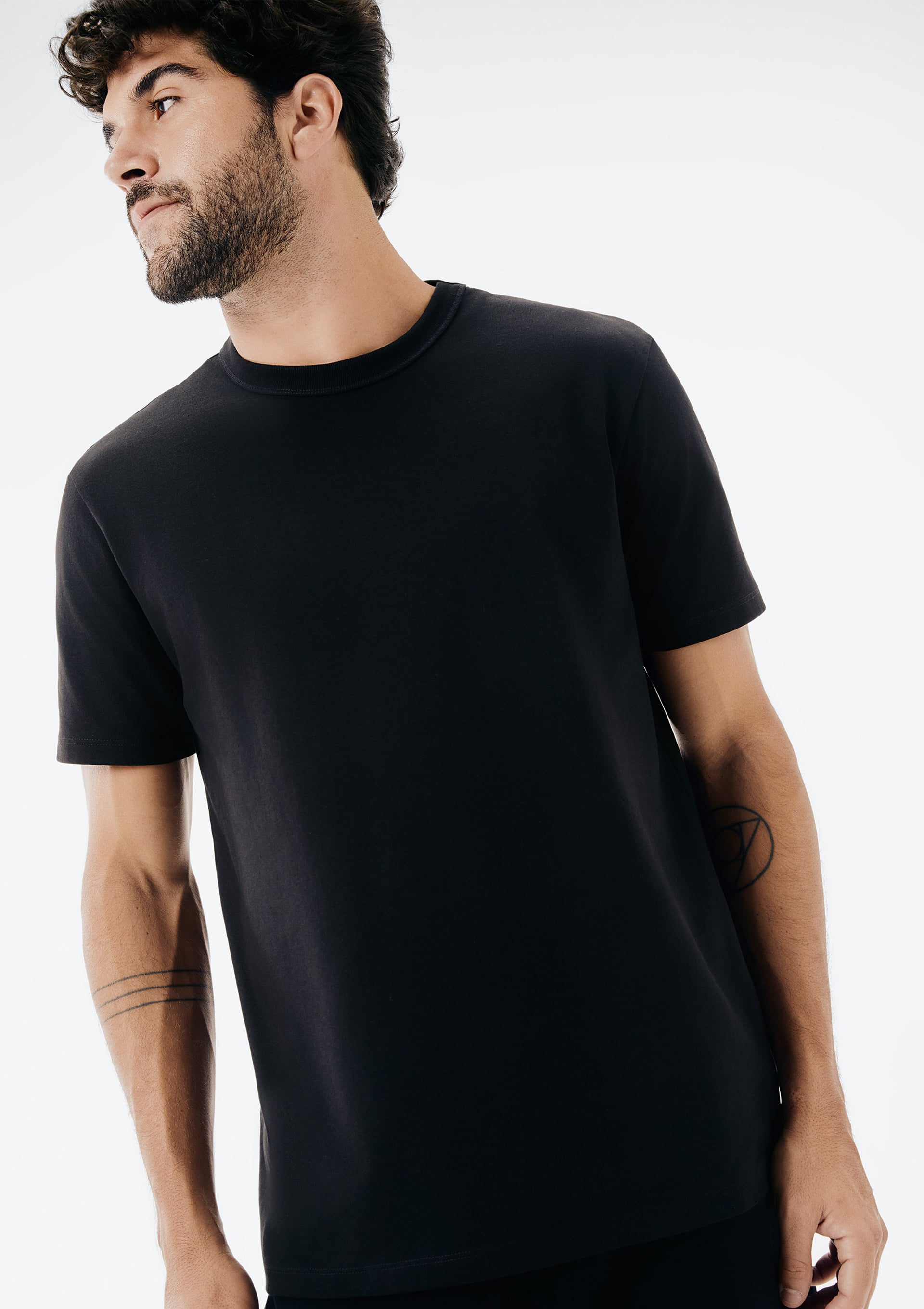 Camiseta Masculina Texturizada Em Algodão Peruano - Preto
