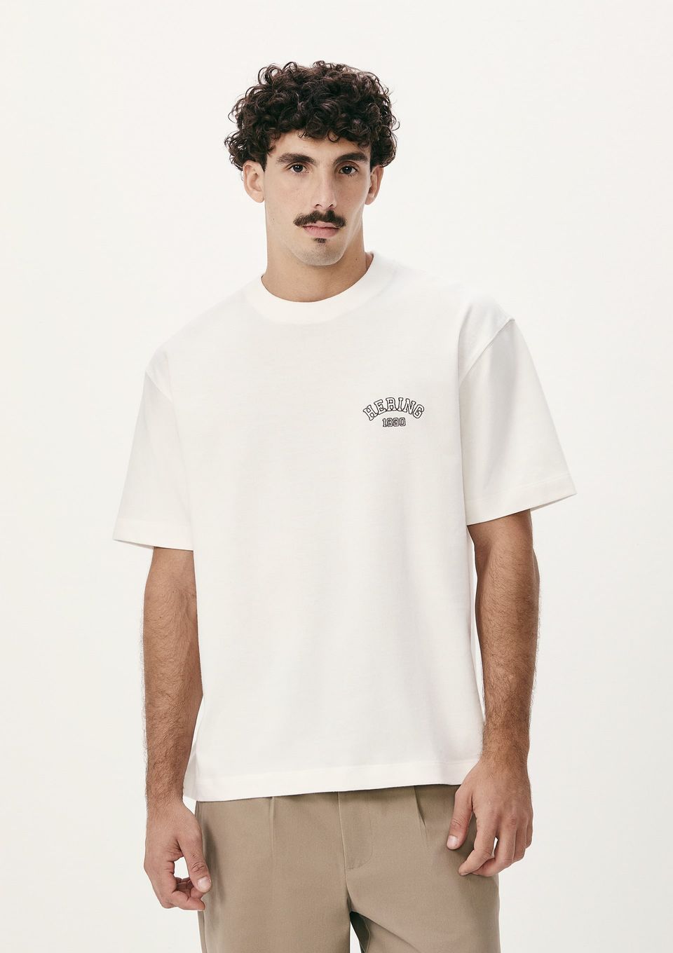 Camiseta Masculina Relaxed Manga Curta com Bordado - Off White