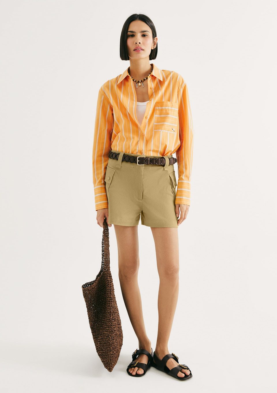 Shorts Feminino Evasê em Gabardine - Caqui