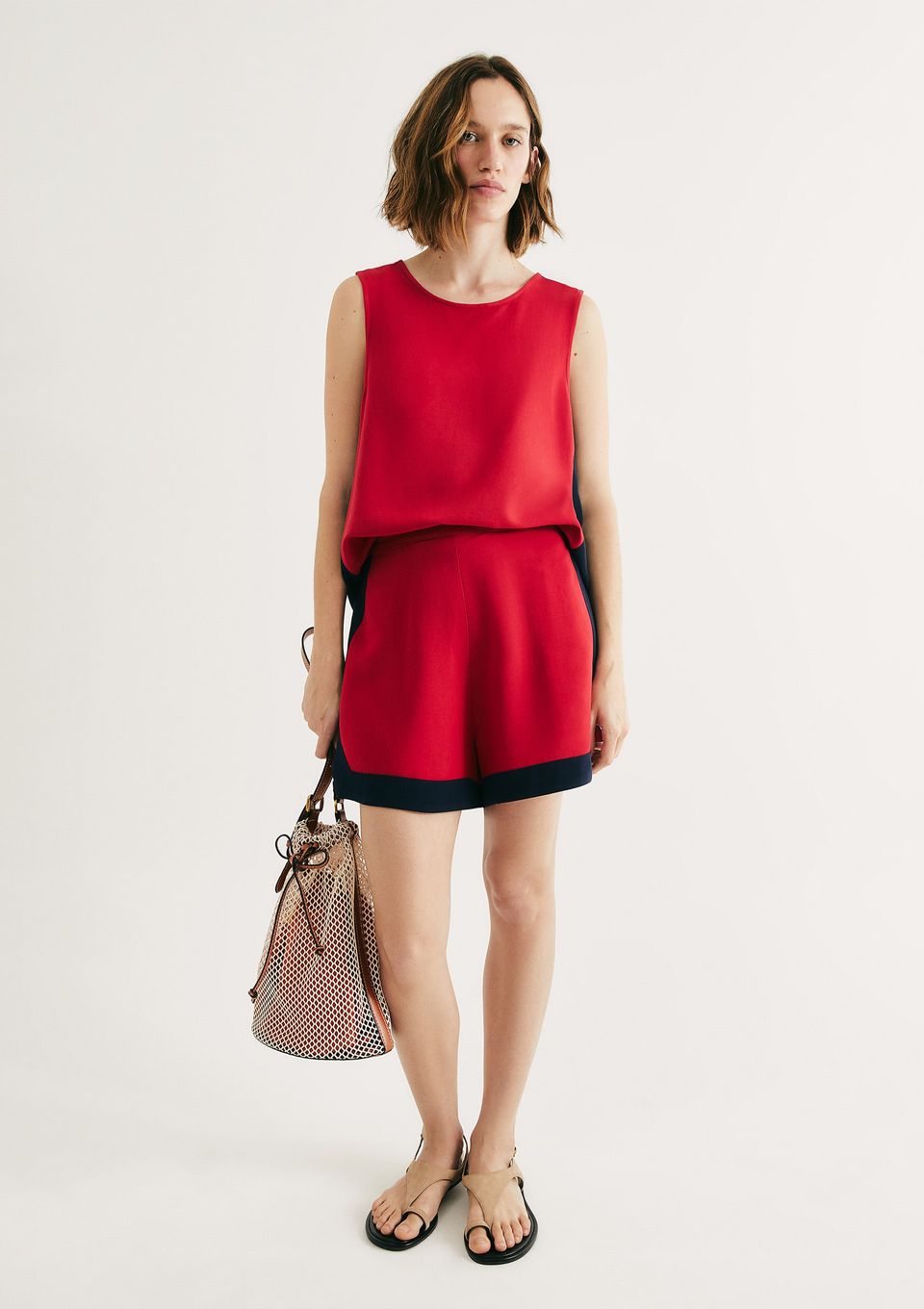 Shorts Feminino Evasê em Viscolinho - Vermelho