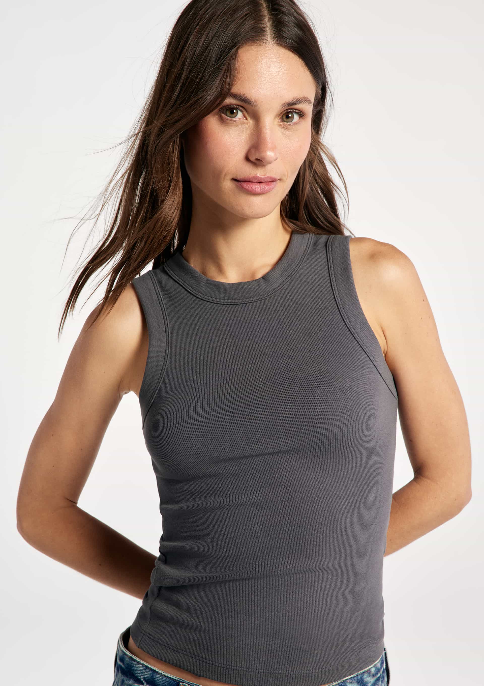 Regata Básica Feminina Slim Neck - Cinza