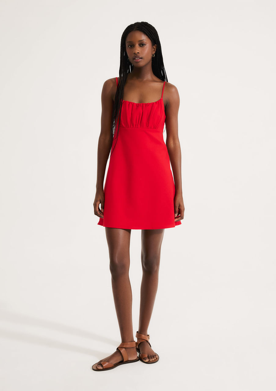Vestido Curto com Franzido No Busto - Vermelho