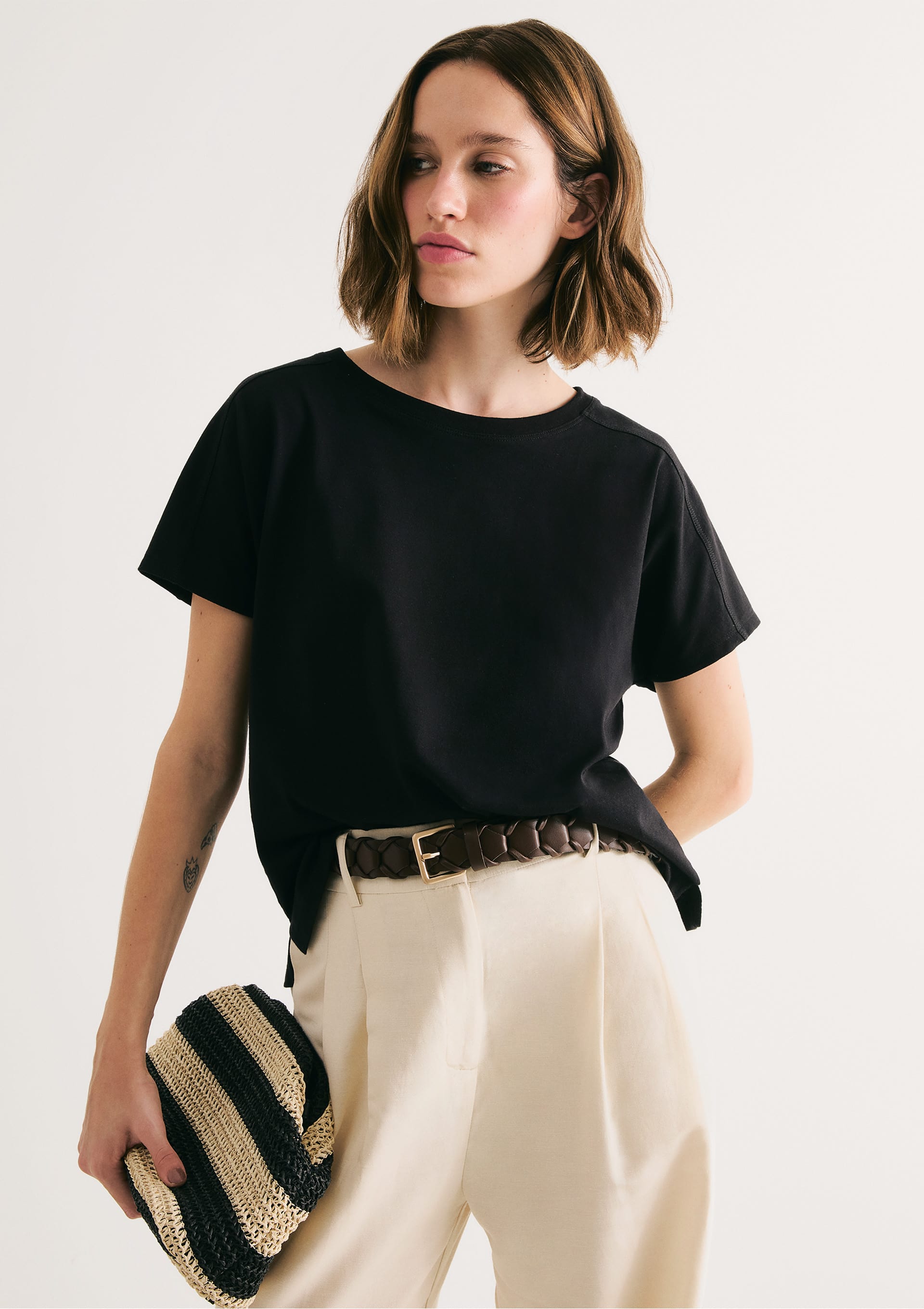 Blusa Feminina Regular Em Viscose - Preto