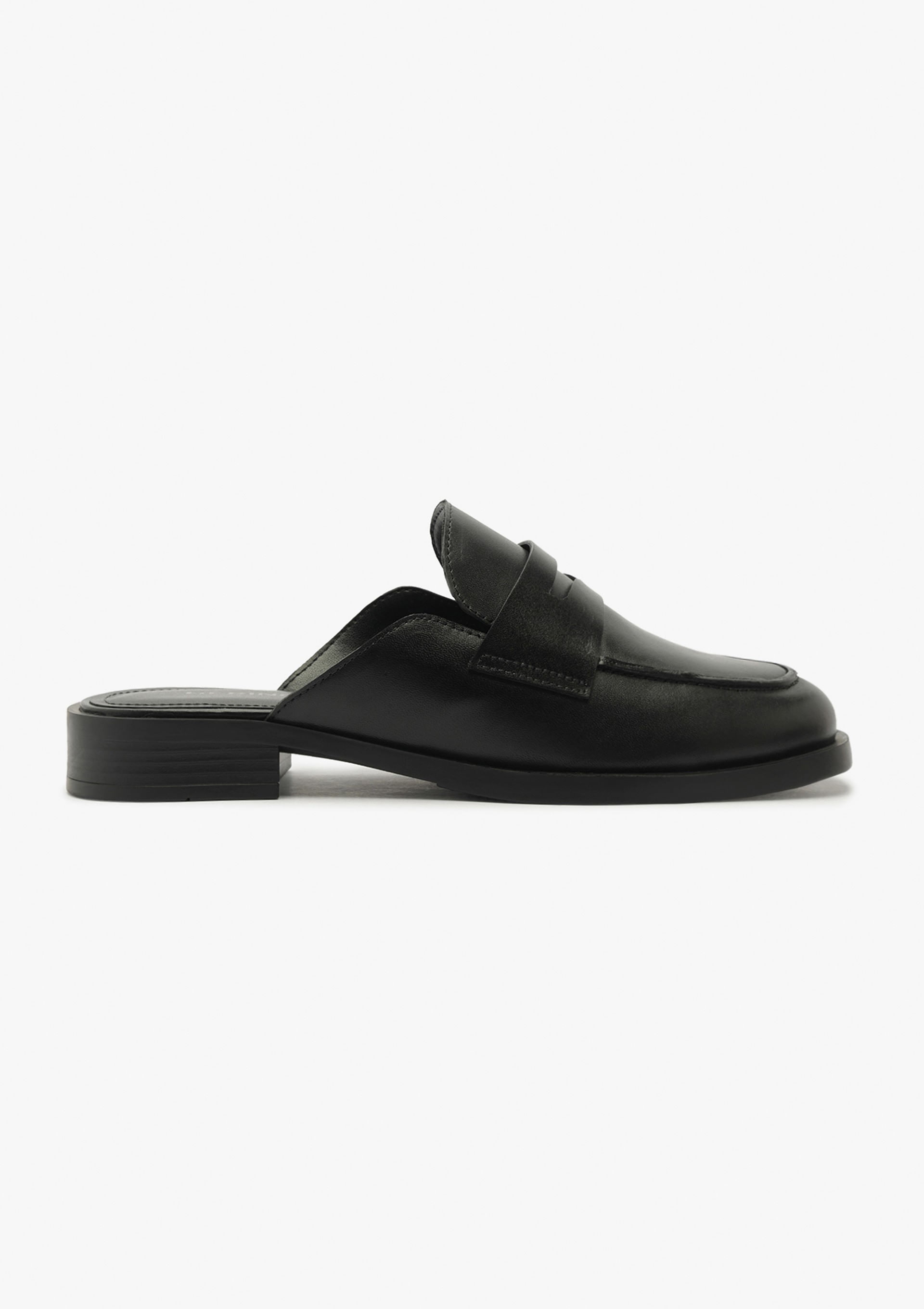 Mocassim Feminino em Couro - Preto — Hering