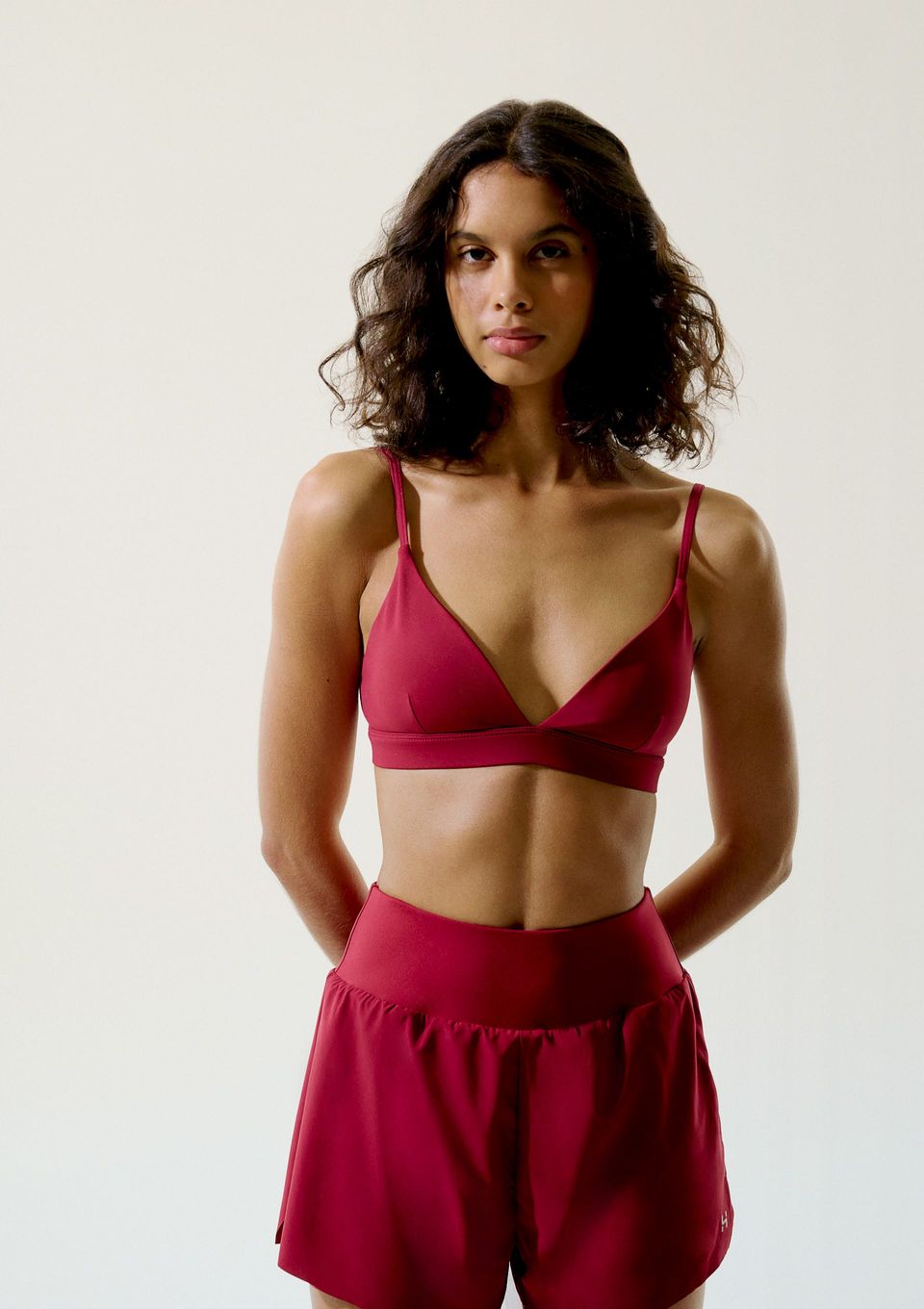 Top Esportivo Decote V - Vermelho