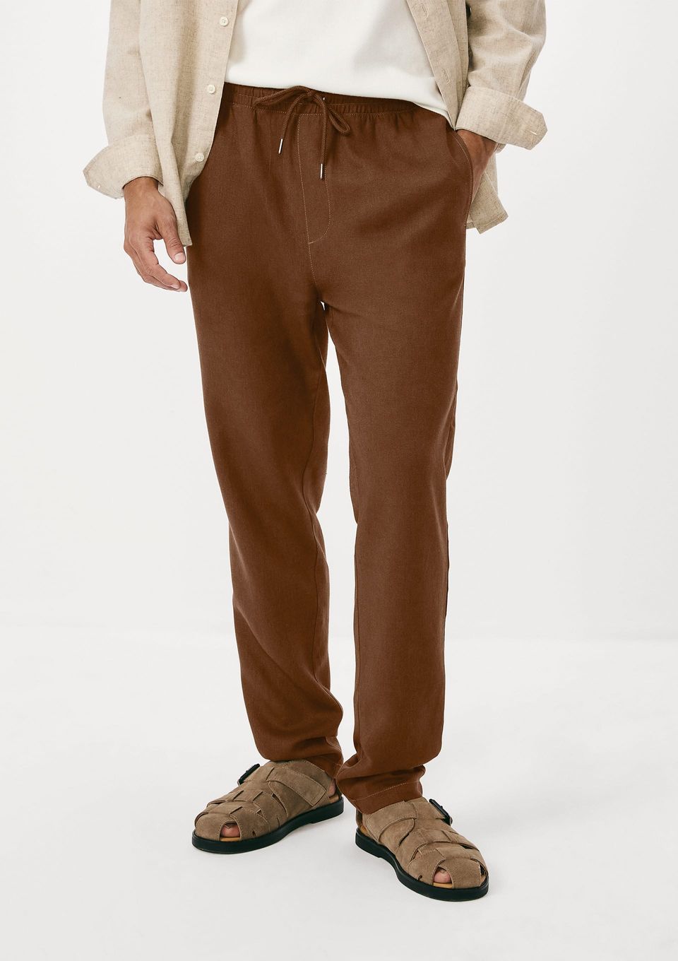 Calça Básica Masculina Taper em Linho - Marrom