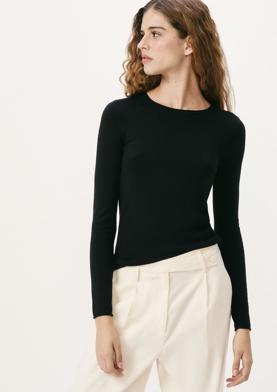 Blusa Feminina Manga Longa Slim em Tricô Leve - Preto