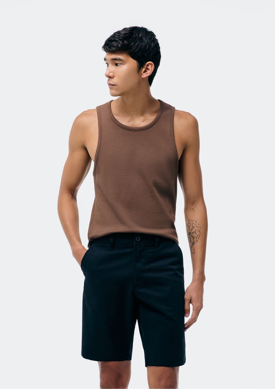 Bermuda Básica Masculina Chino Reta em Sarja - Preto