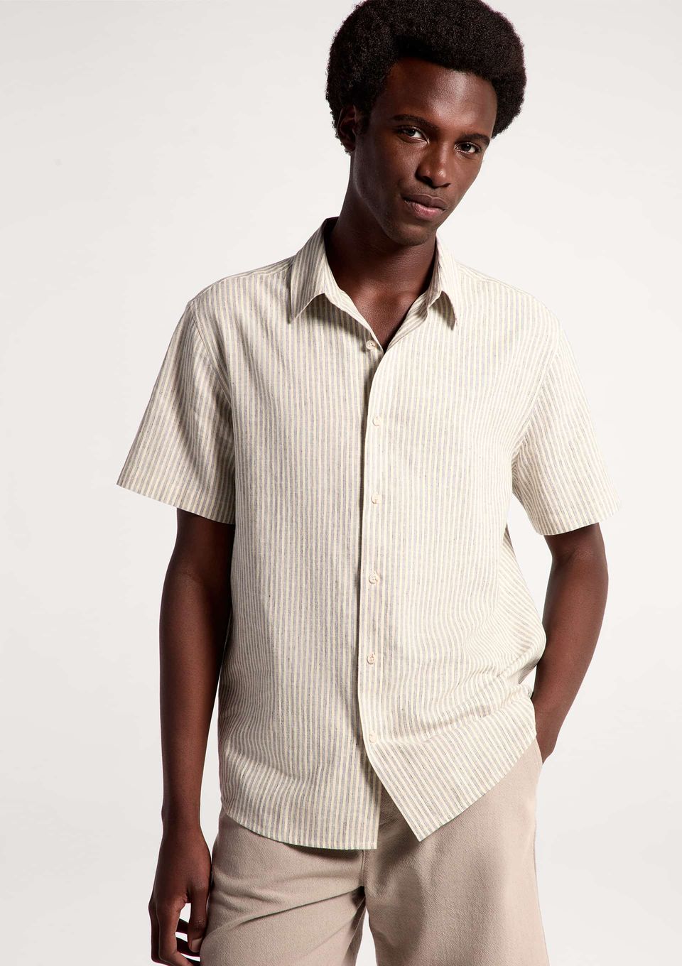 Camisa Masculina Manga Curta Fio Tinto Listrada em Linho - Marrom