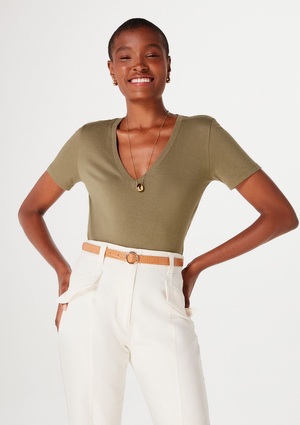 Blusa Básica Feminina em Algodão com Decote V - Verde