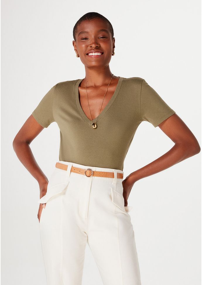 Blusa Básica Feminina Em Algodão Com Decote V - Verde