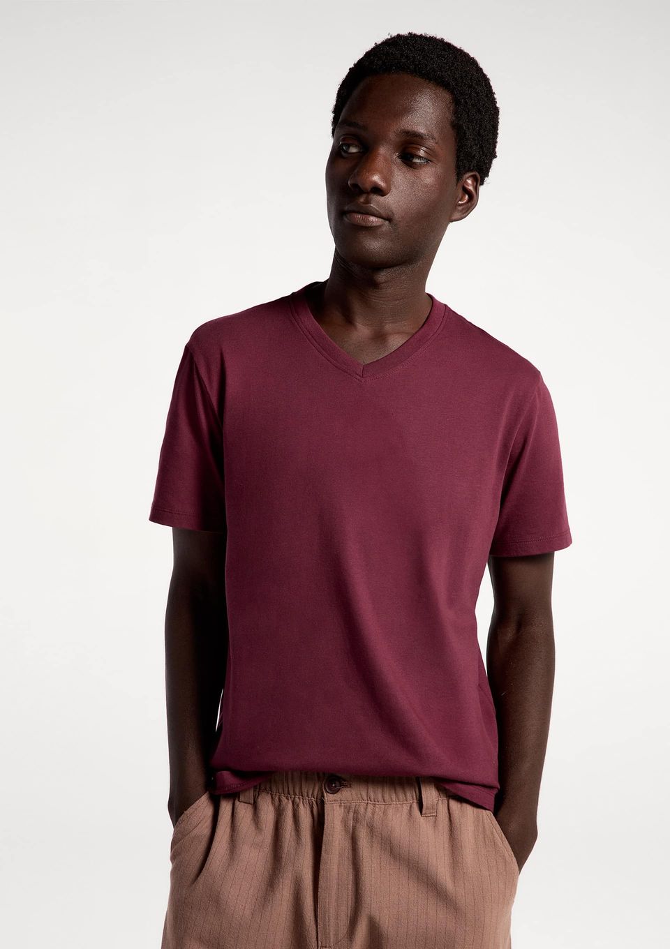 Camiseta Básica Masculina Manga Curta Gola V World - Vermelho
