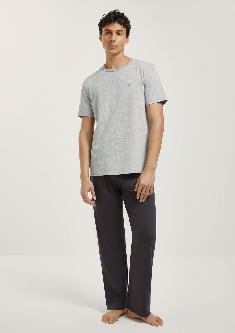 Pijama Longo Masculino Manga Curta com Bordado - Cinza