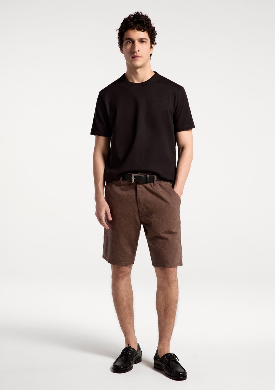 Bermuda Masculina Chino Fio Tinto - Marrom