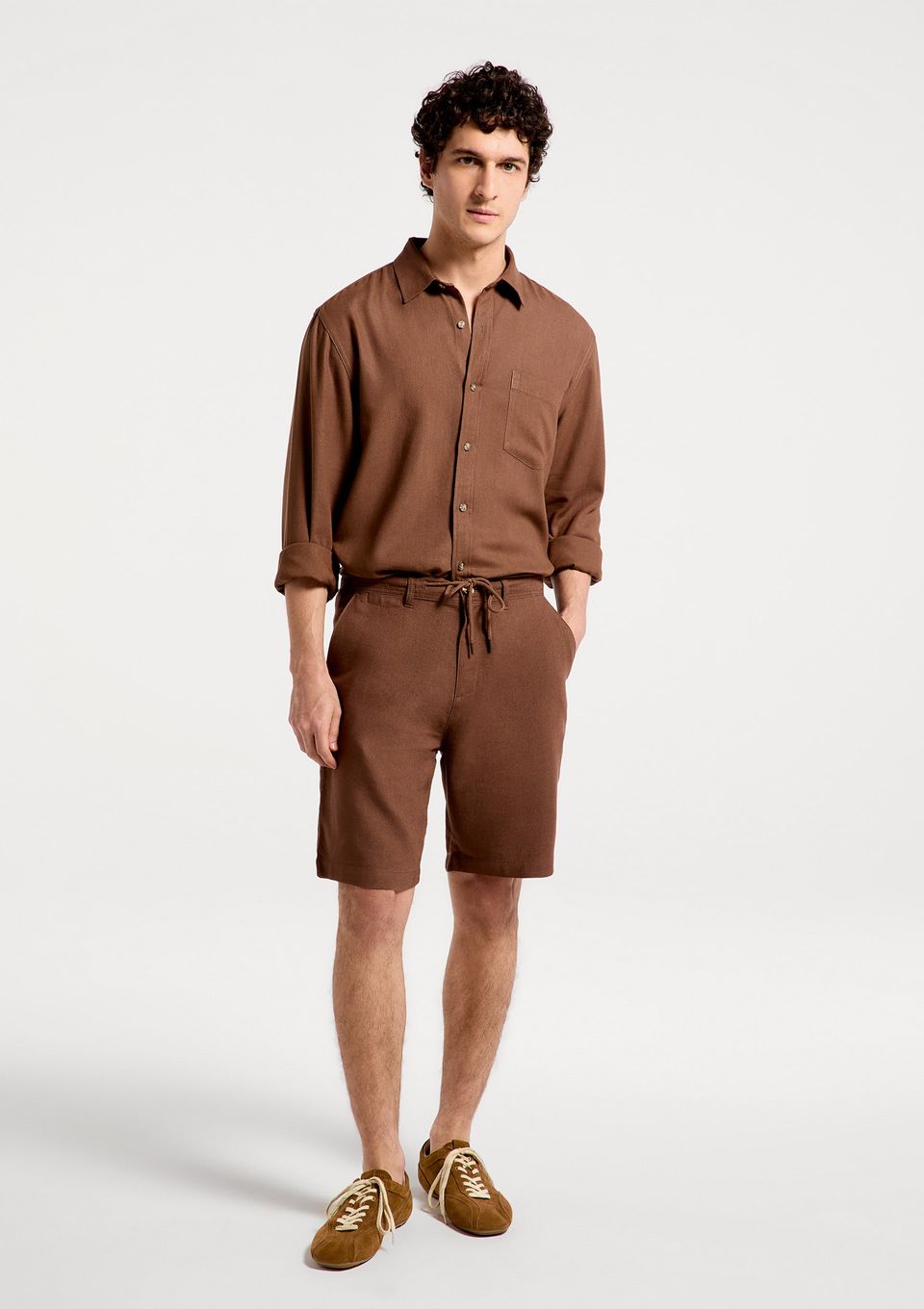 Bermuda Básica Masculina Chino em Linho - Marrom