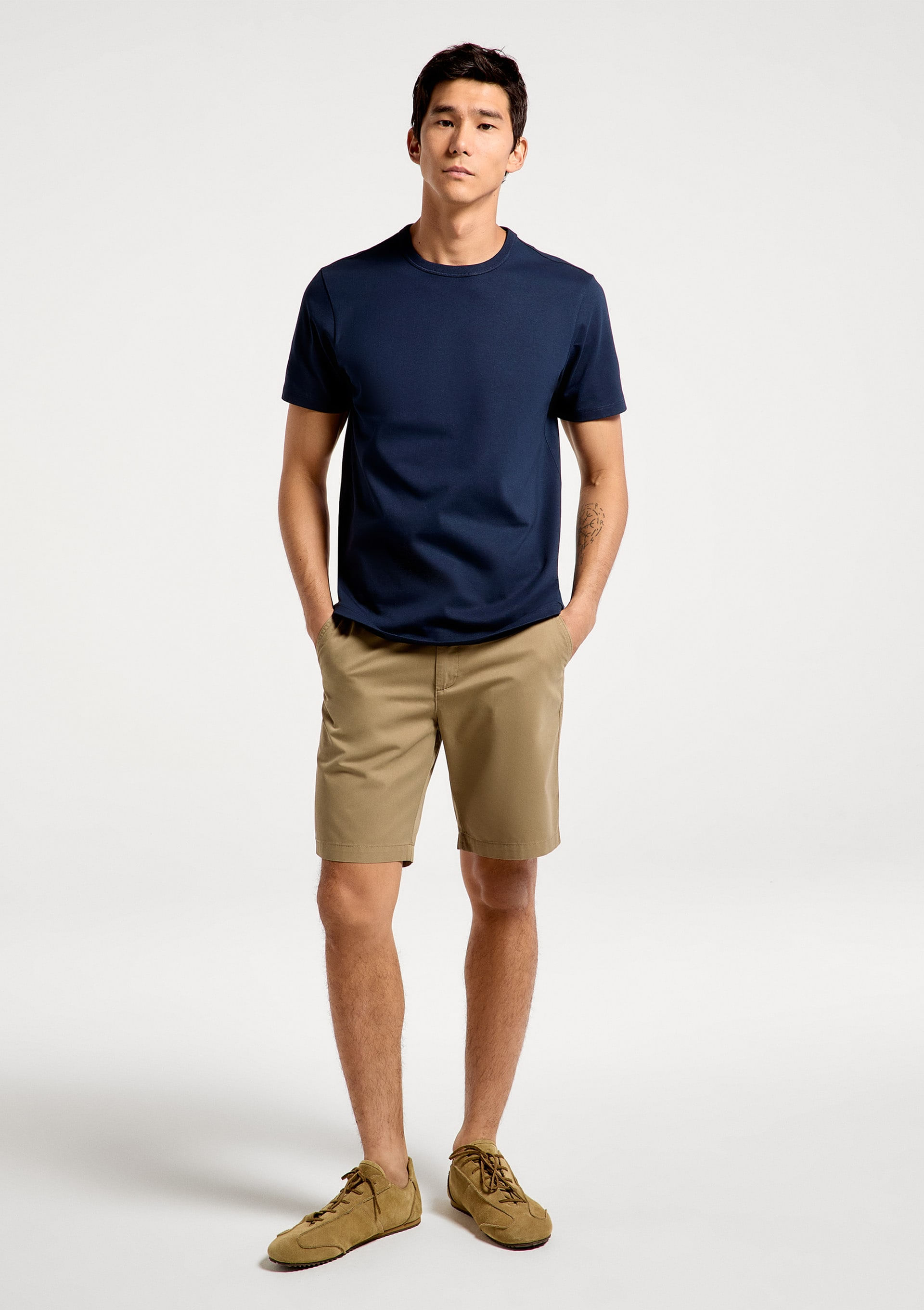 Bermuda Básica Masculina Chino Reta Em Sarja - Verde