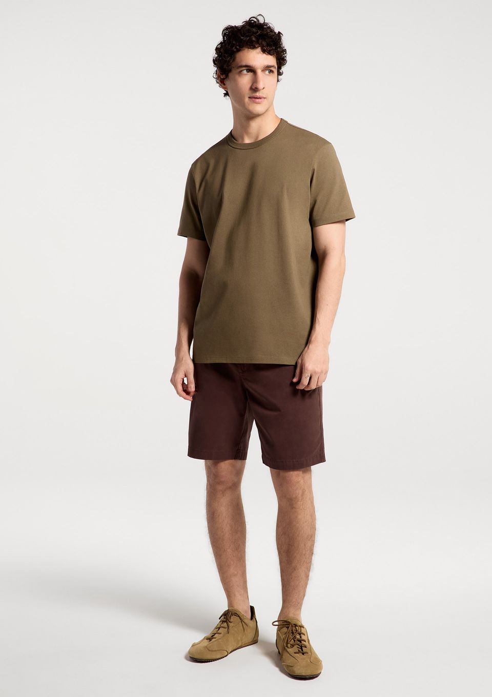 Bermuda Básica Masculina Chino Reta em Sarja - Marrom
