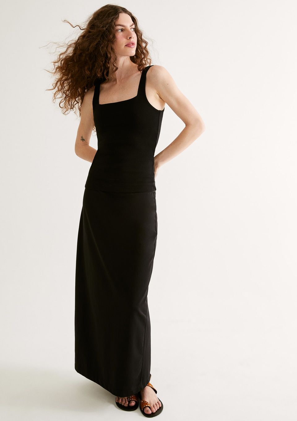 Saia Midi em Malha Premium - Preto