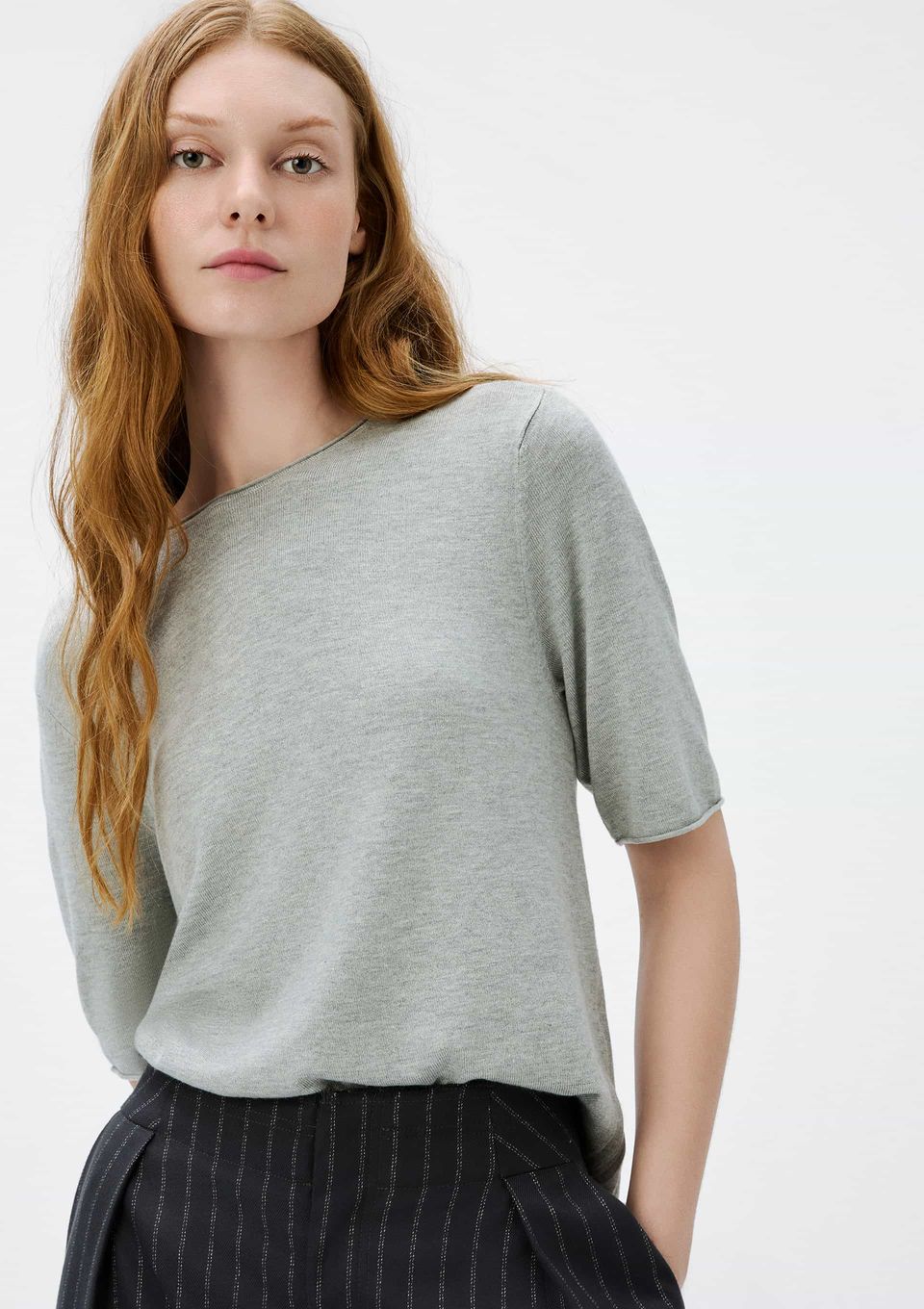 Blusa Feminina Manga Curta em Tricô Leve - Cinza