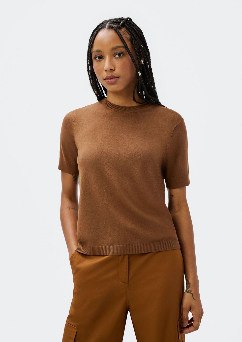 Blusa Feminina Manga Curta em Tricô Leve - Marrom