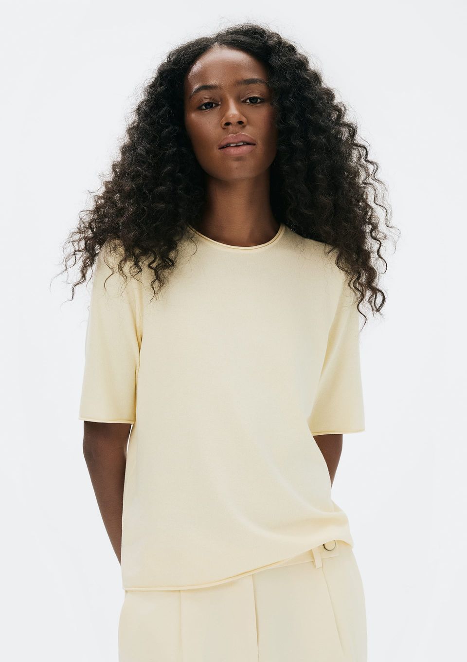 Blusa Feminina Manga Curta em Tricô Leve - Creme