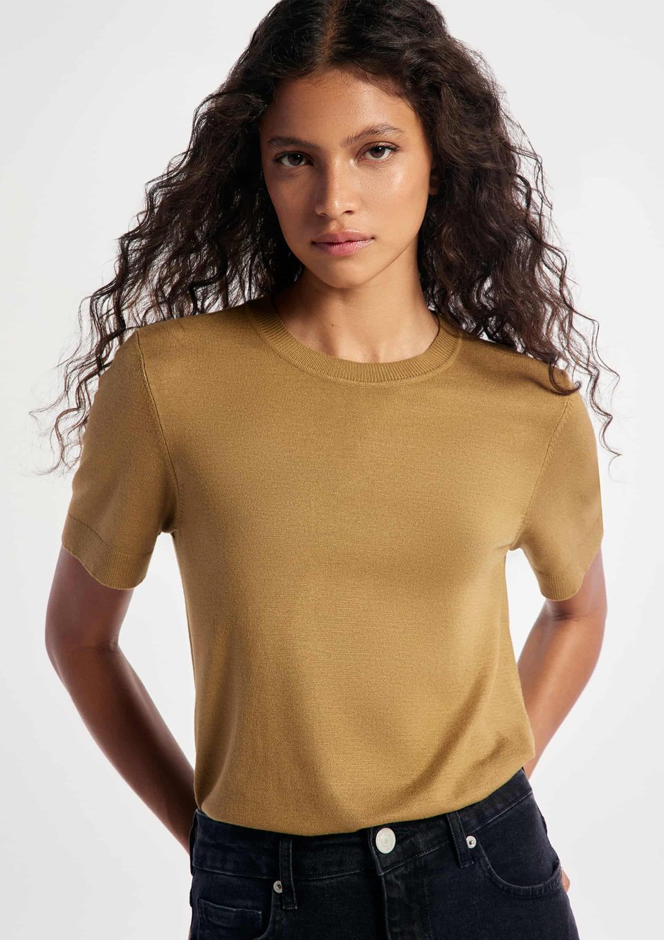 Blusa Feminina Manga Curta em Tricô Leve - Marrom