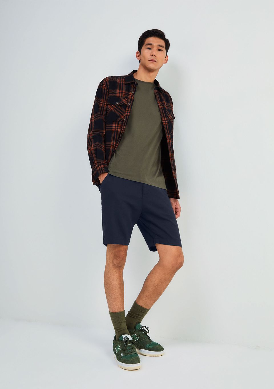Bermuda Básica Masculina Chino em Linho - Azul