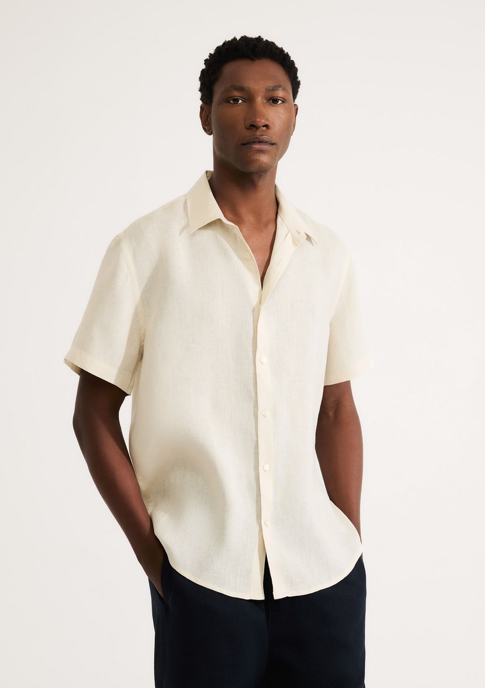 Camisa Masculina Manga Curta em Linho - Bege