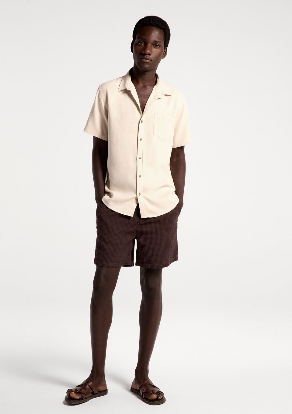 Bermuda Masculina Reta Texturizada - Marrom