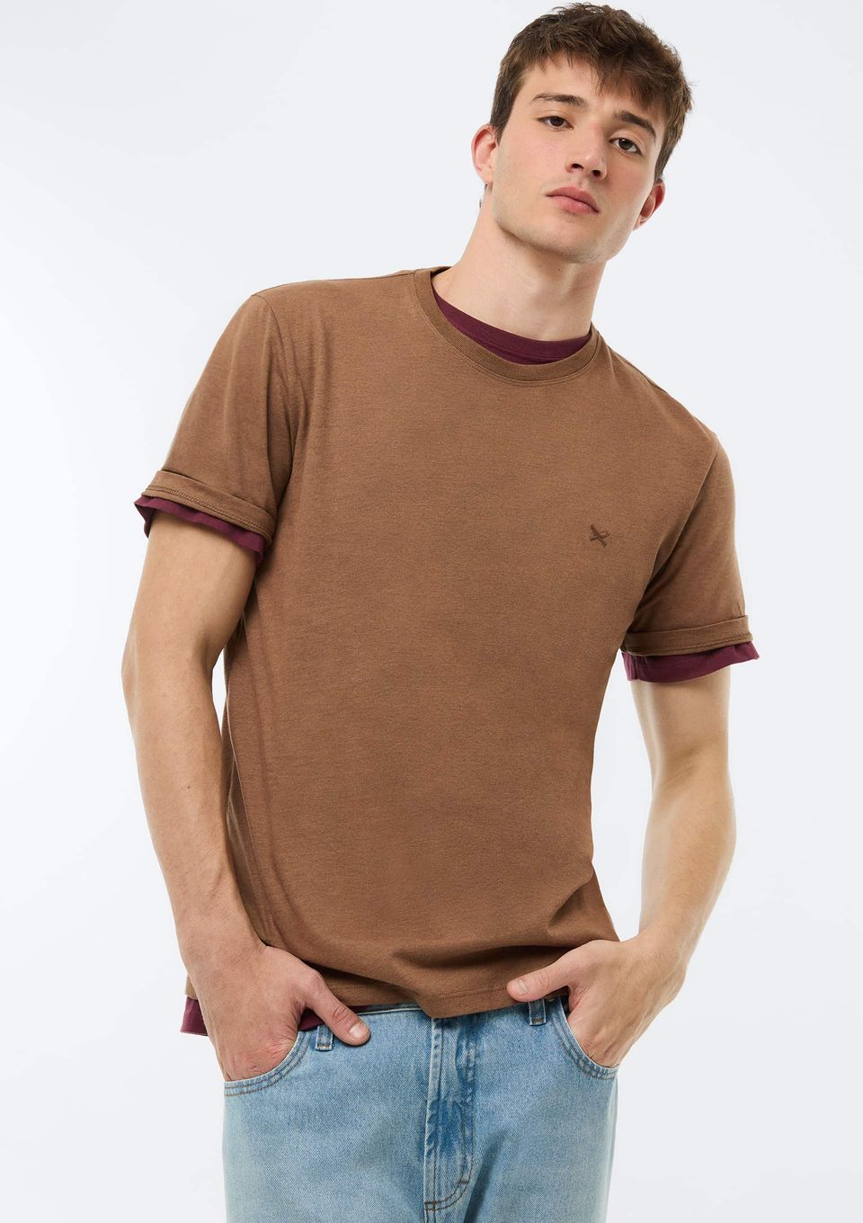 Camiseta Básica Masculina World com Bordado - Marrom