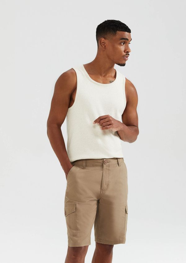 Bermuda Básica Masculina Cargo Em Sarja - Bege 050