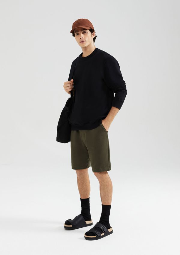 Bermuda Básica Masculina Reta Em Moletom - Verde XG