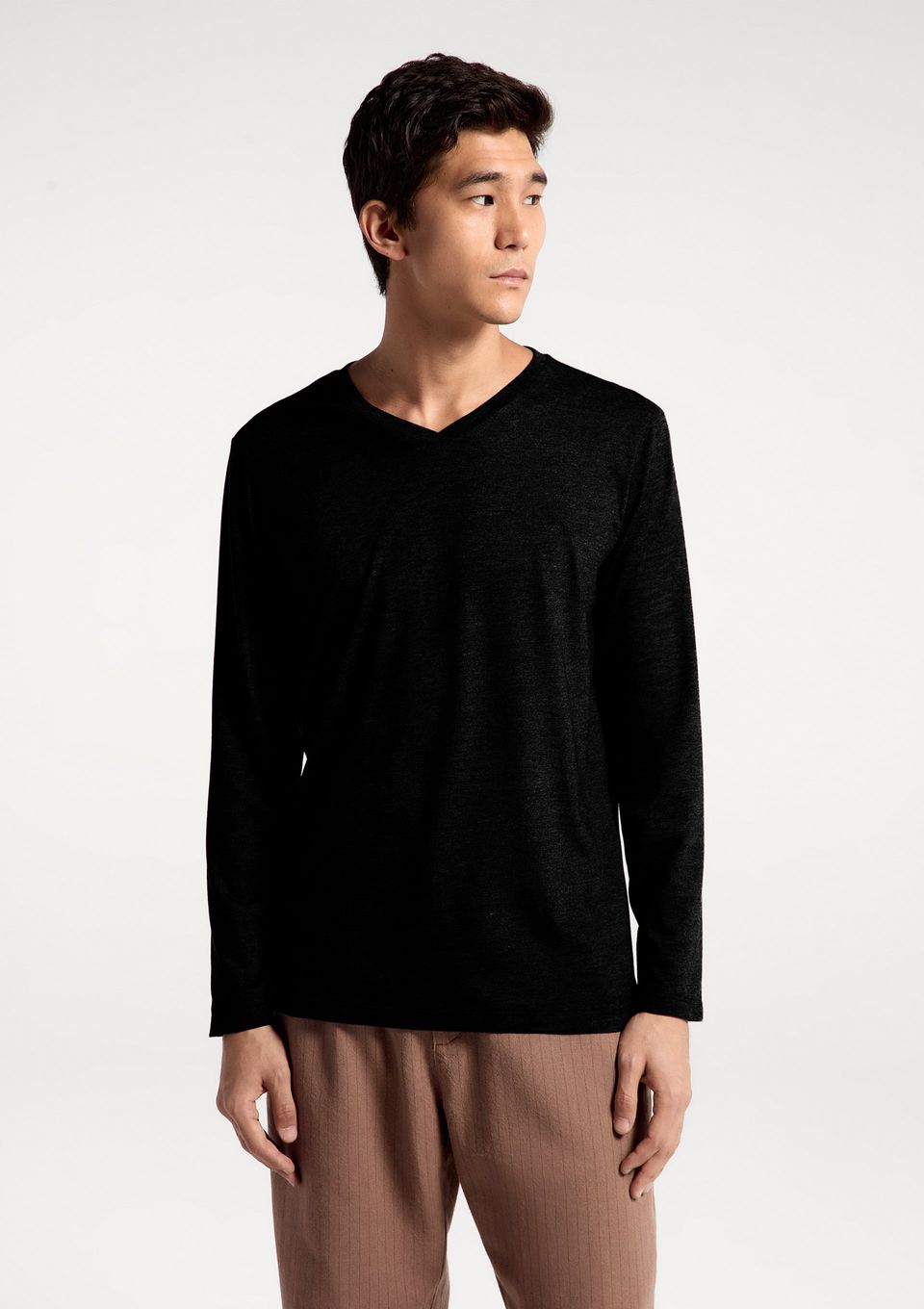 Camiseta Básica Masculina Manga Longa Gola V World - Preto