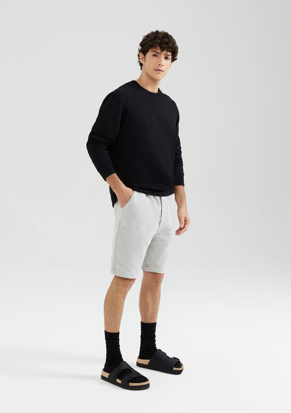 Bermuda Básica Masculina Reta Em Moletom - Cinza G
