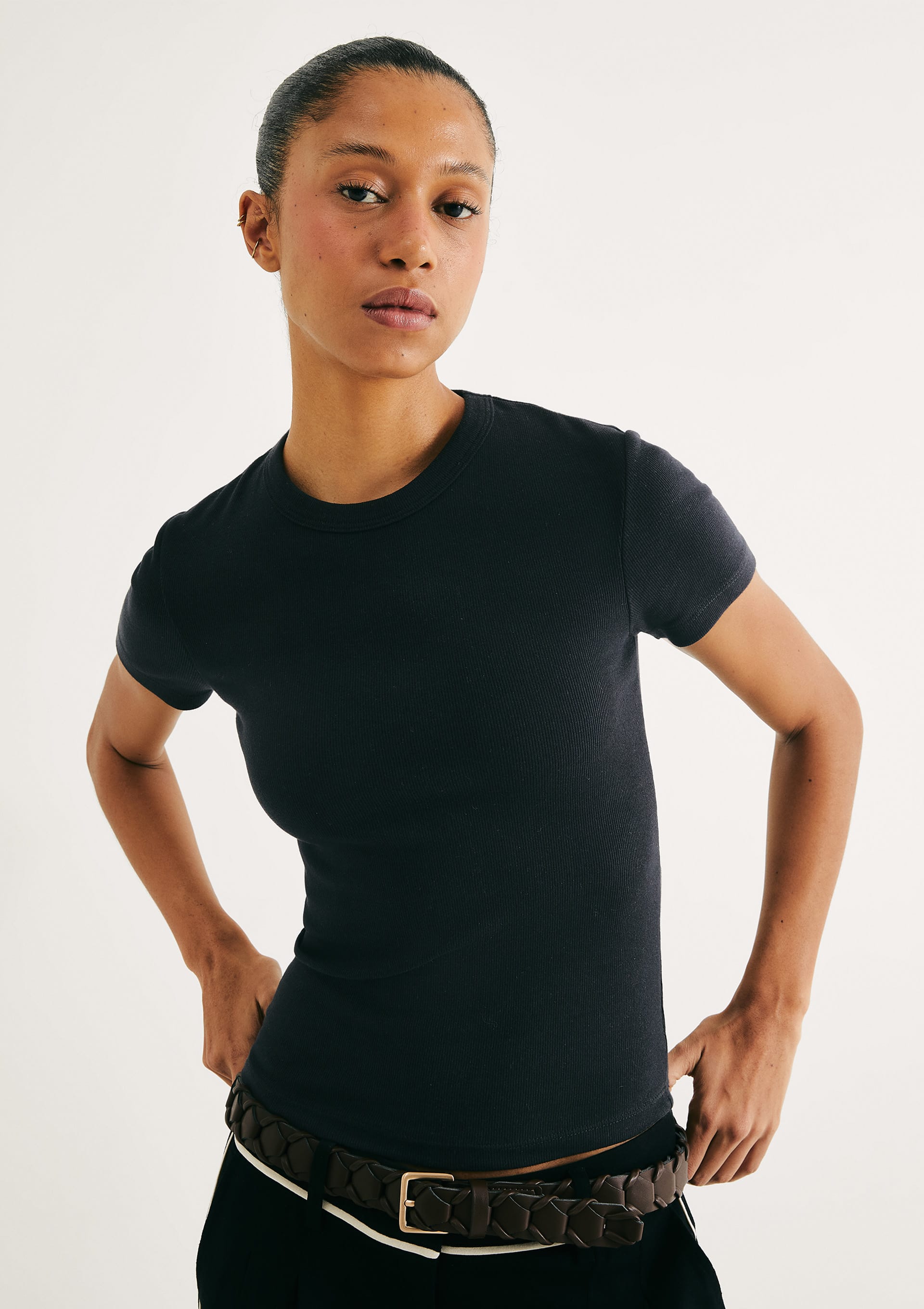 Blusa Feminina Manga Curta Slim Em Ribana - Preto