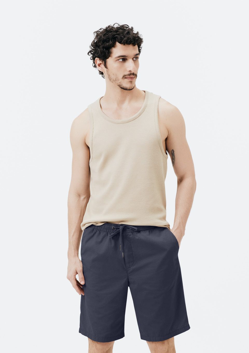 Bermuda Básica Masculina em Sarja - Azul
