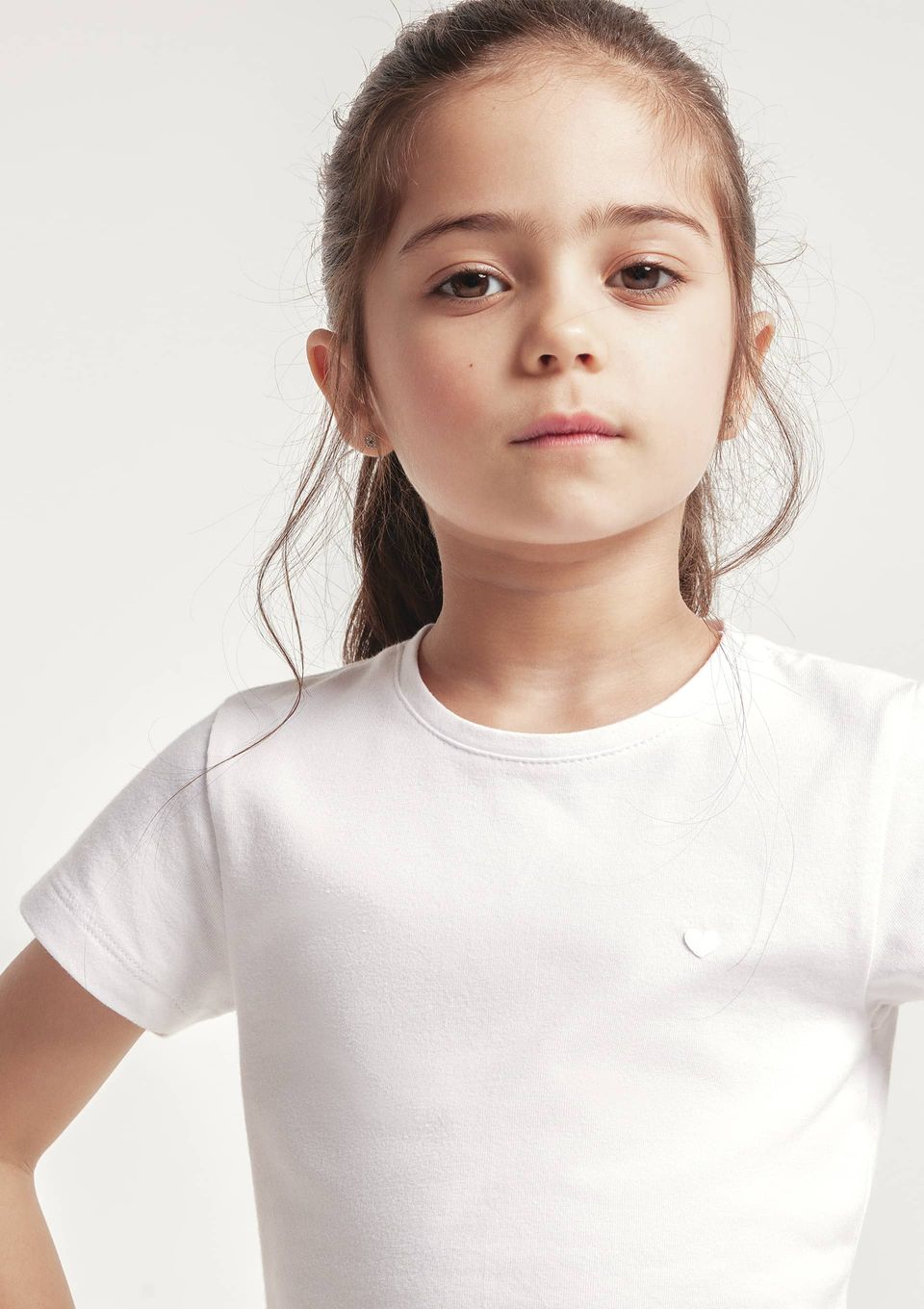 Blusa Básica Infantil Menina com Bordado Coração - Branco