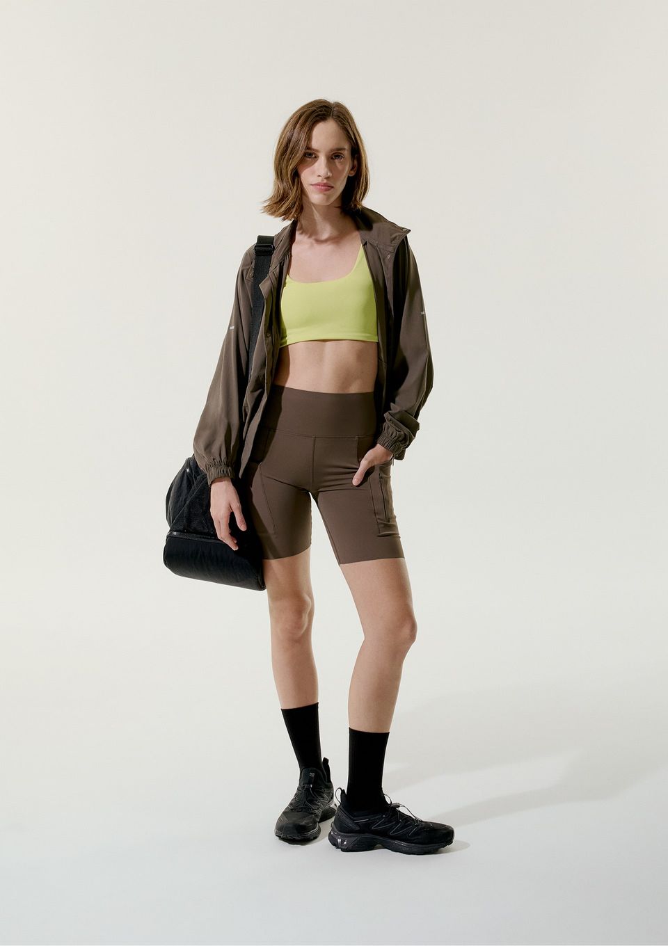 Bermuda Ciclista Feminina 6 Bolsos com Corte A Laser - Marrom