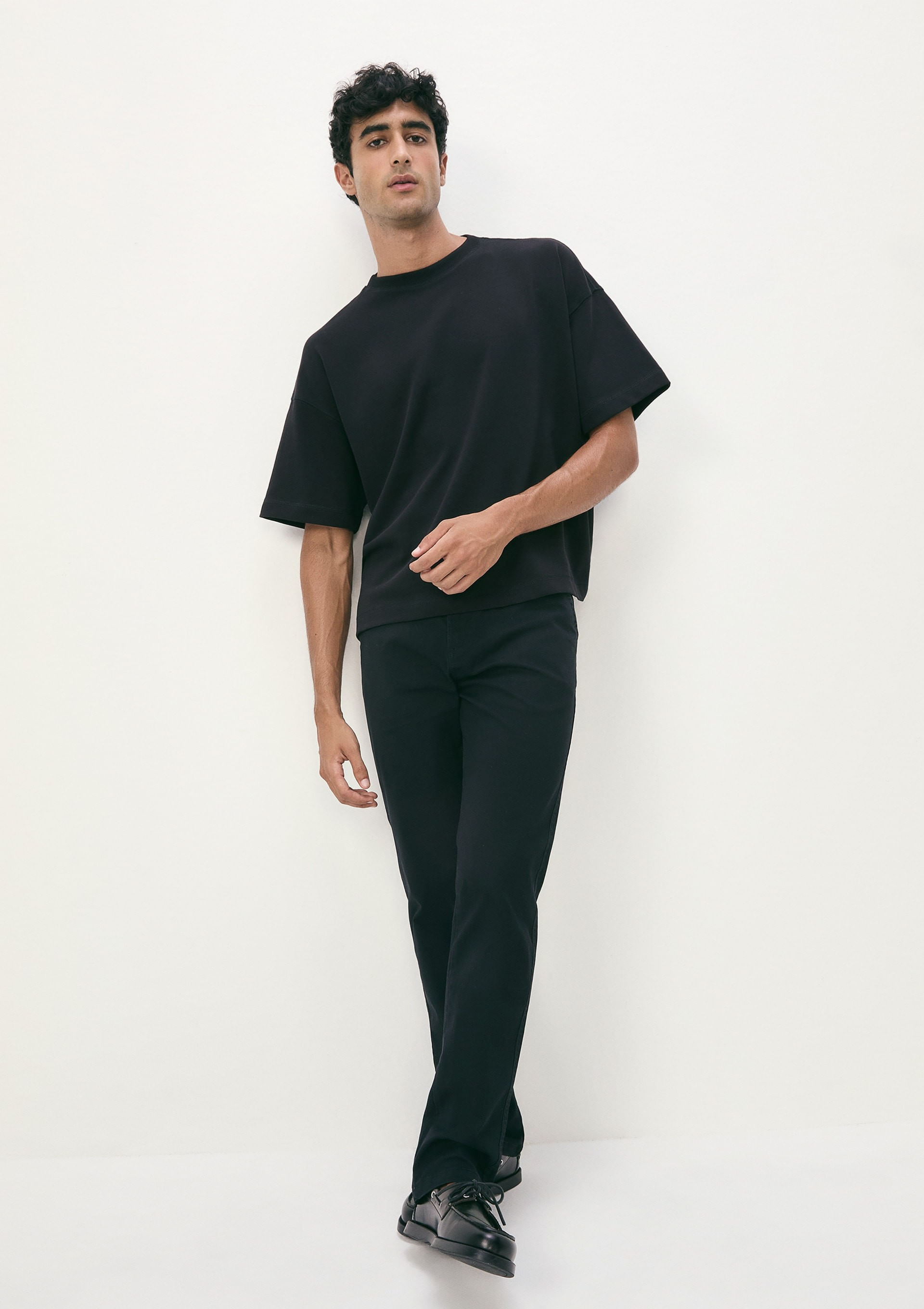 Calça Básica Masculina Chino Slim Em Sarja Com Elastano - Preto