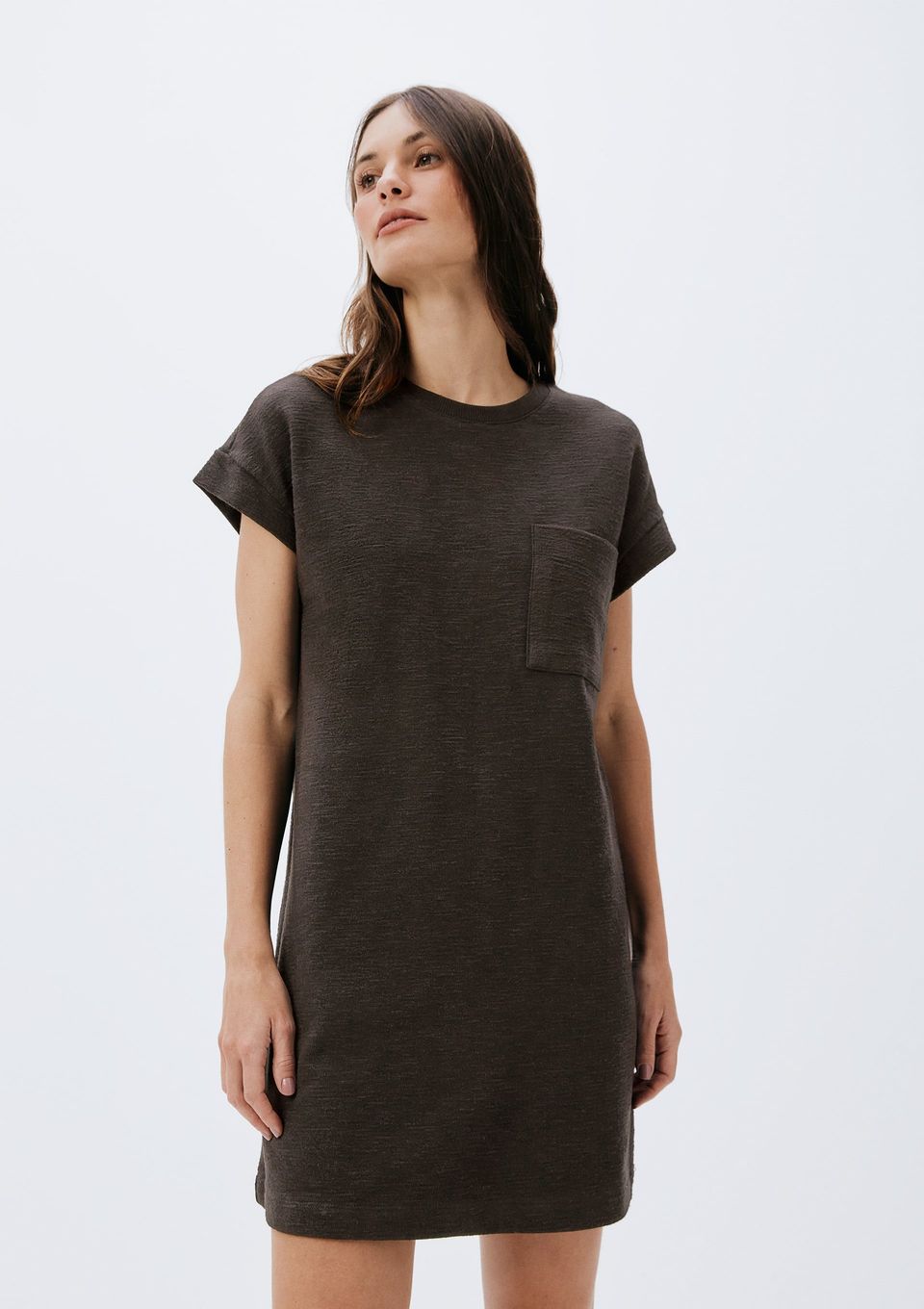 Vestido Básico Curto Texturizado com Bolso - Marrom