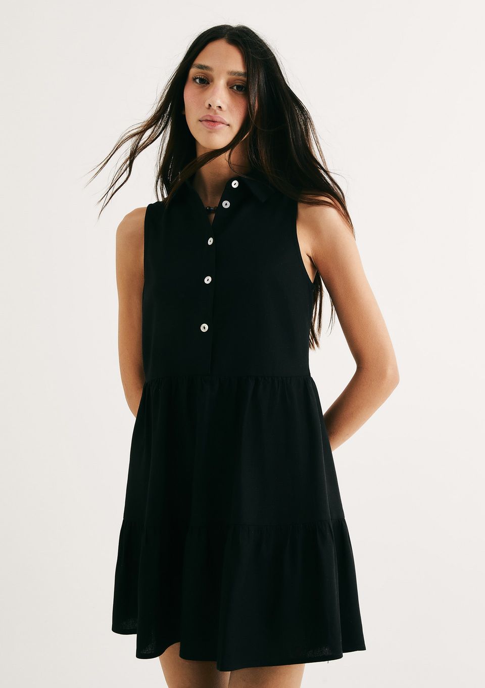 Vestido Curto Evasê com Linho - Preto
