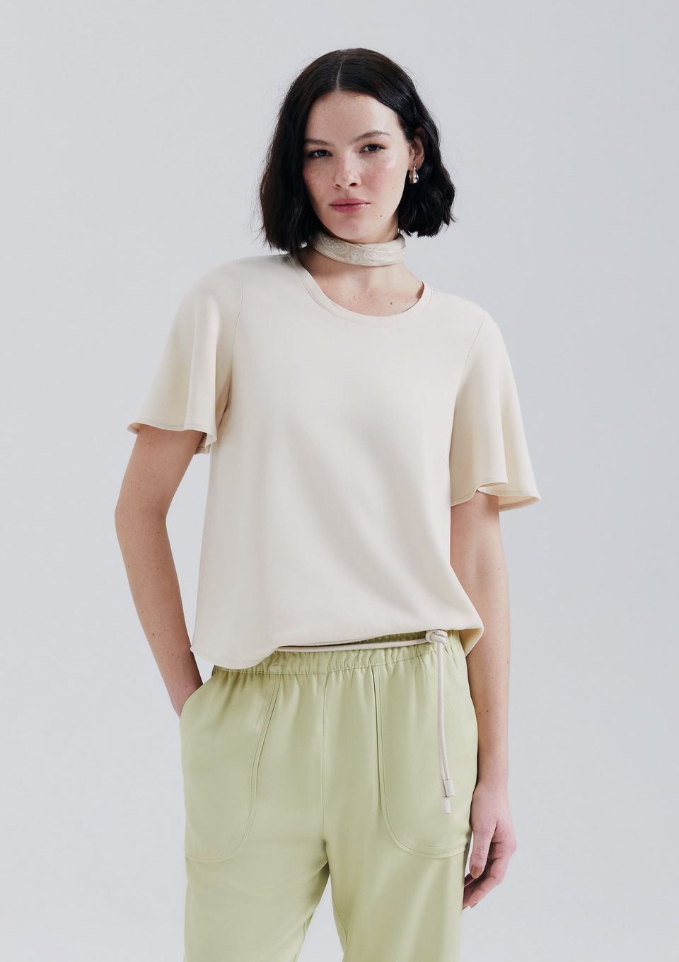 Blusa Feminina Manga Evasê em Viscose Creponada - Creme
