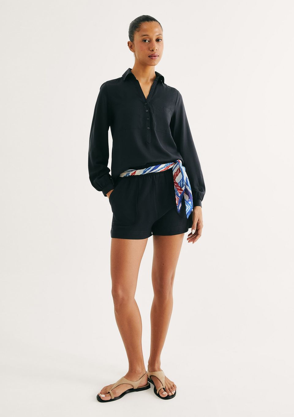 Shorts Feminino em Viscose Creponada - Preto