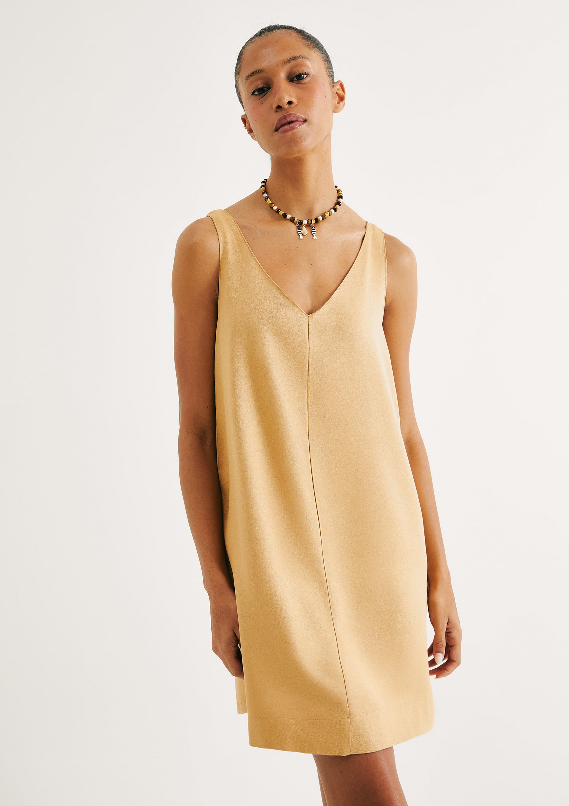 Vestido Curto Com Decote V - Creme