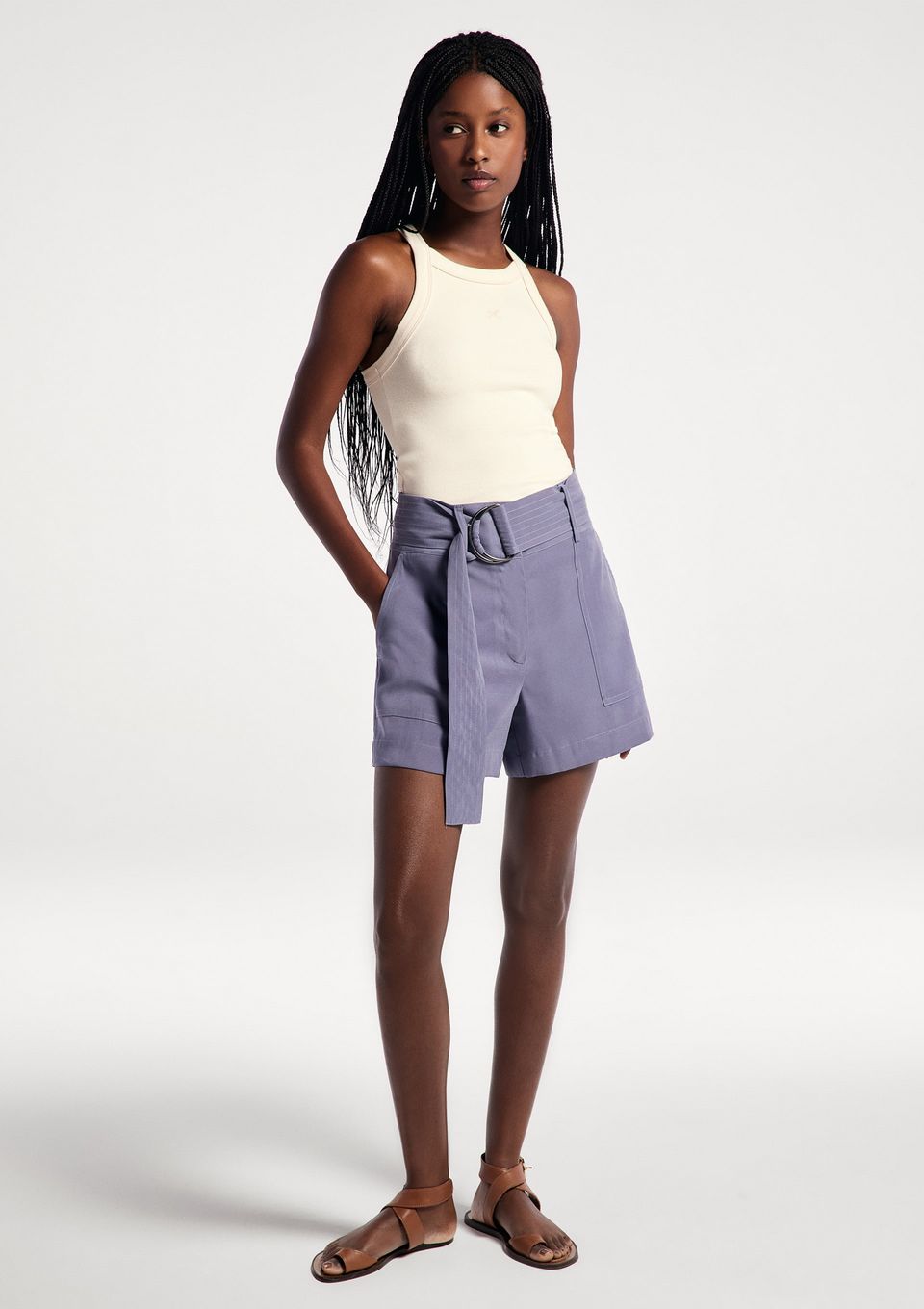 Shorts Feminino com Cinto Peach Touch - Cinza